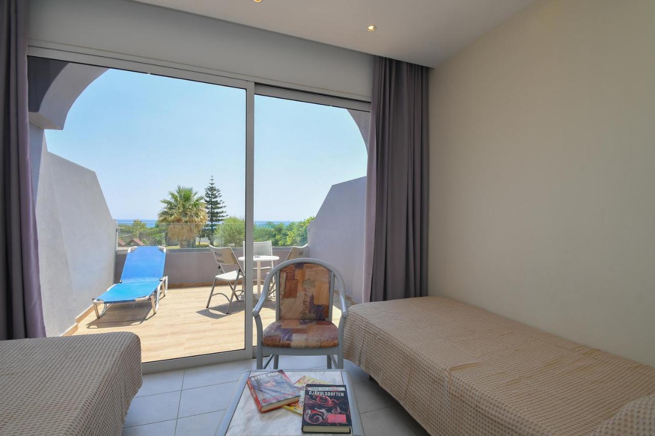 Olympos Beach Hotel ファリラキ エクステリア 写真